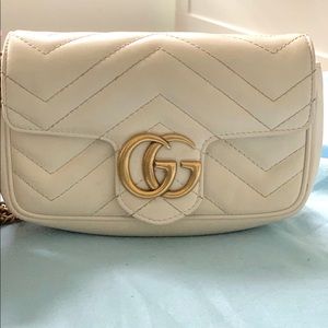 GG Marmont matelassé leather super mini bag